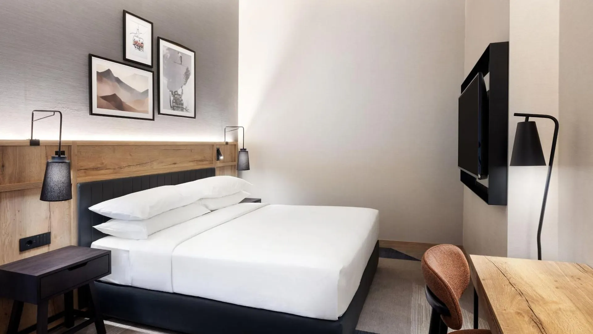 Four Points By Sheraton בנסקו