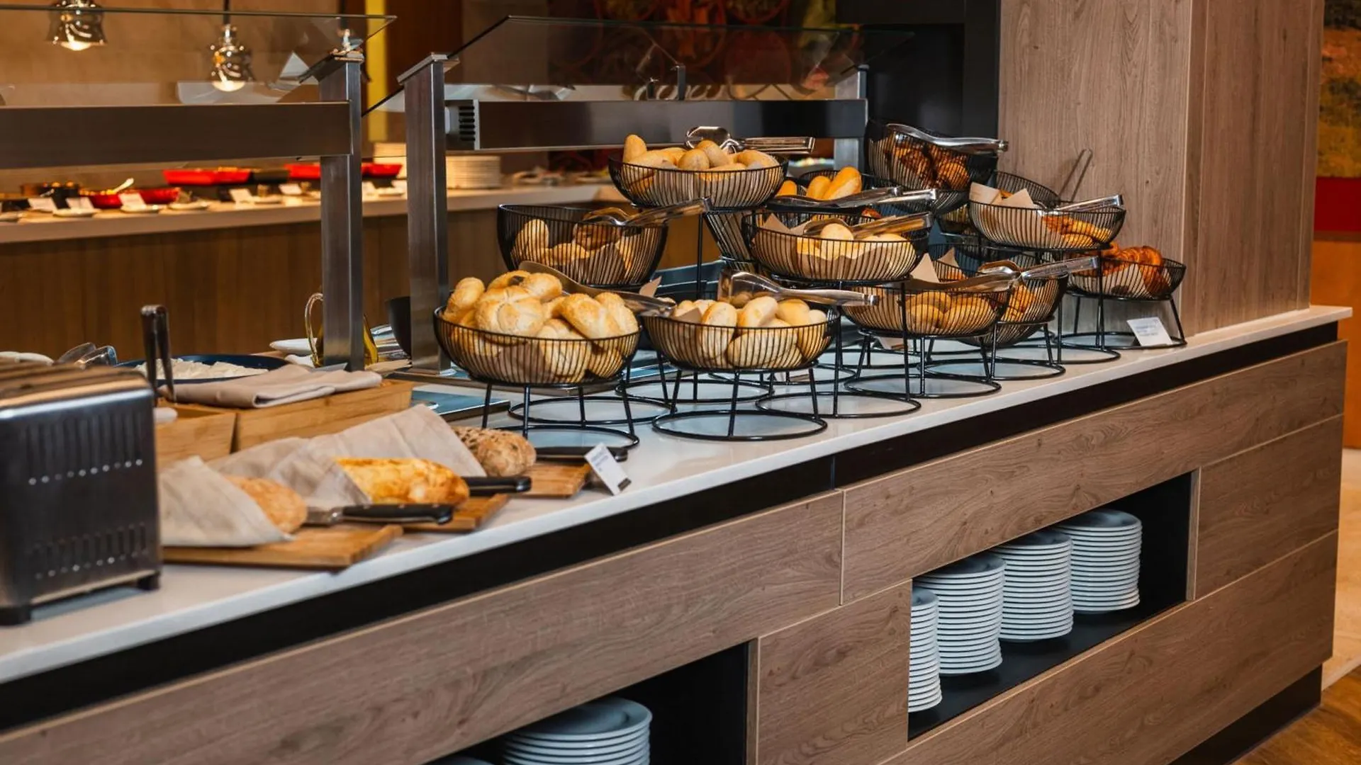 **** מלון Four Points By Sheraton בנסקו בולגריה